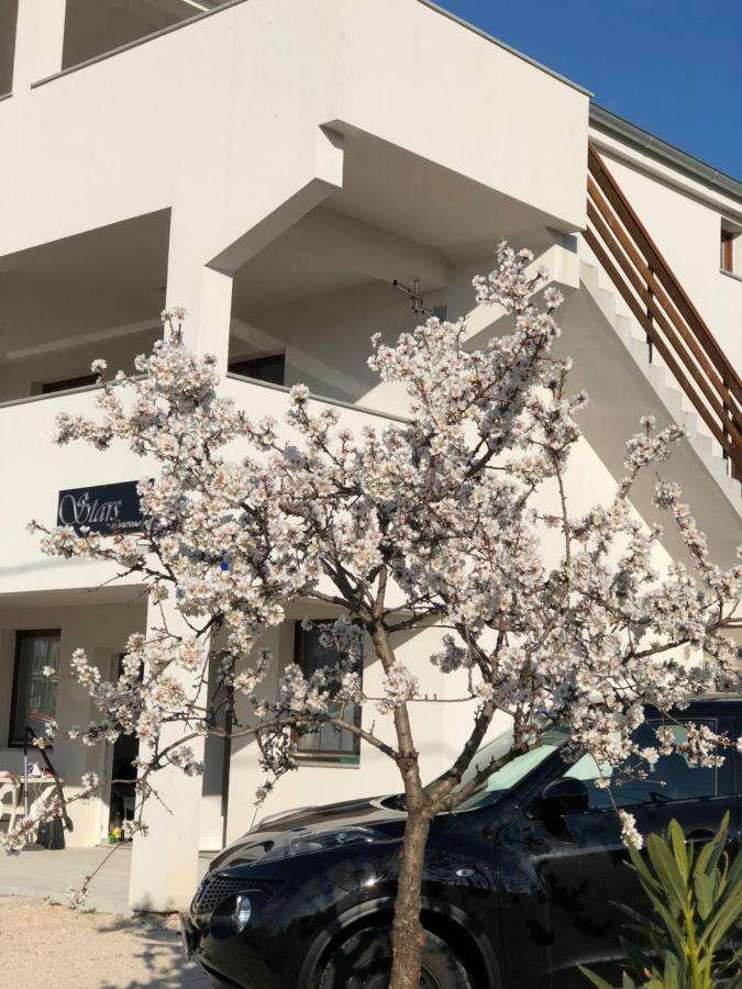 Stars Apartamento Gornji Karin Exterior foto